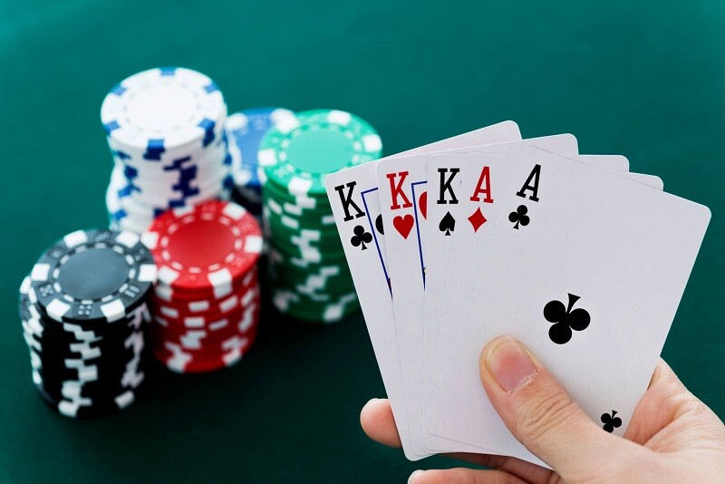 Kinh nghiệm chơi Poker tại Jun88 hữu ích nhất